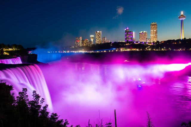 Niagara Falls by night | Dries Buytaert