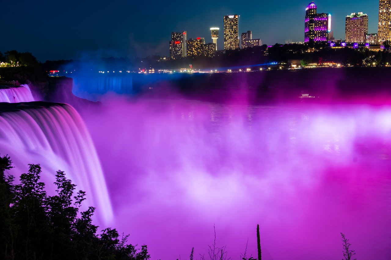 Niagara falls by night