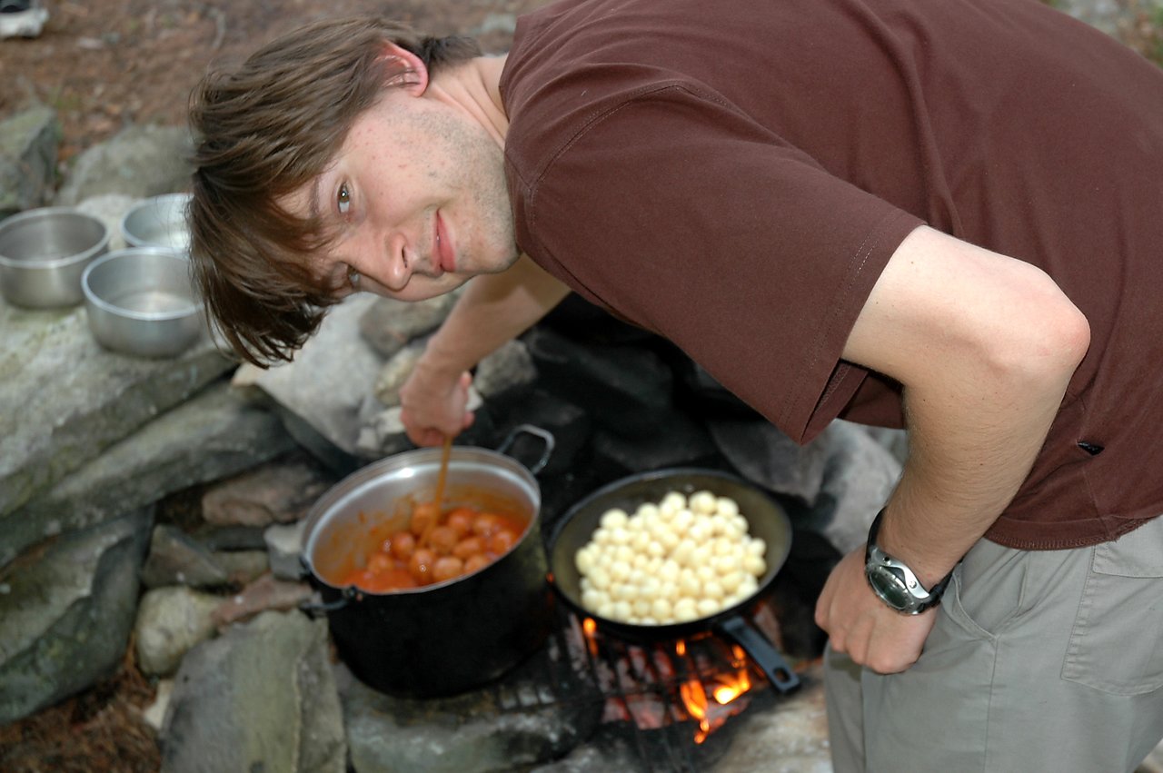 Klaas cooking