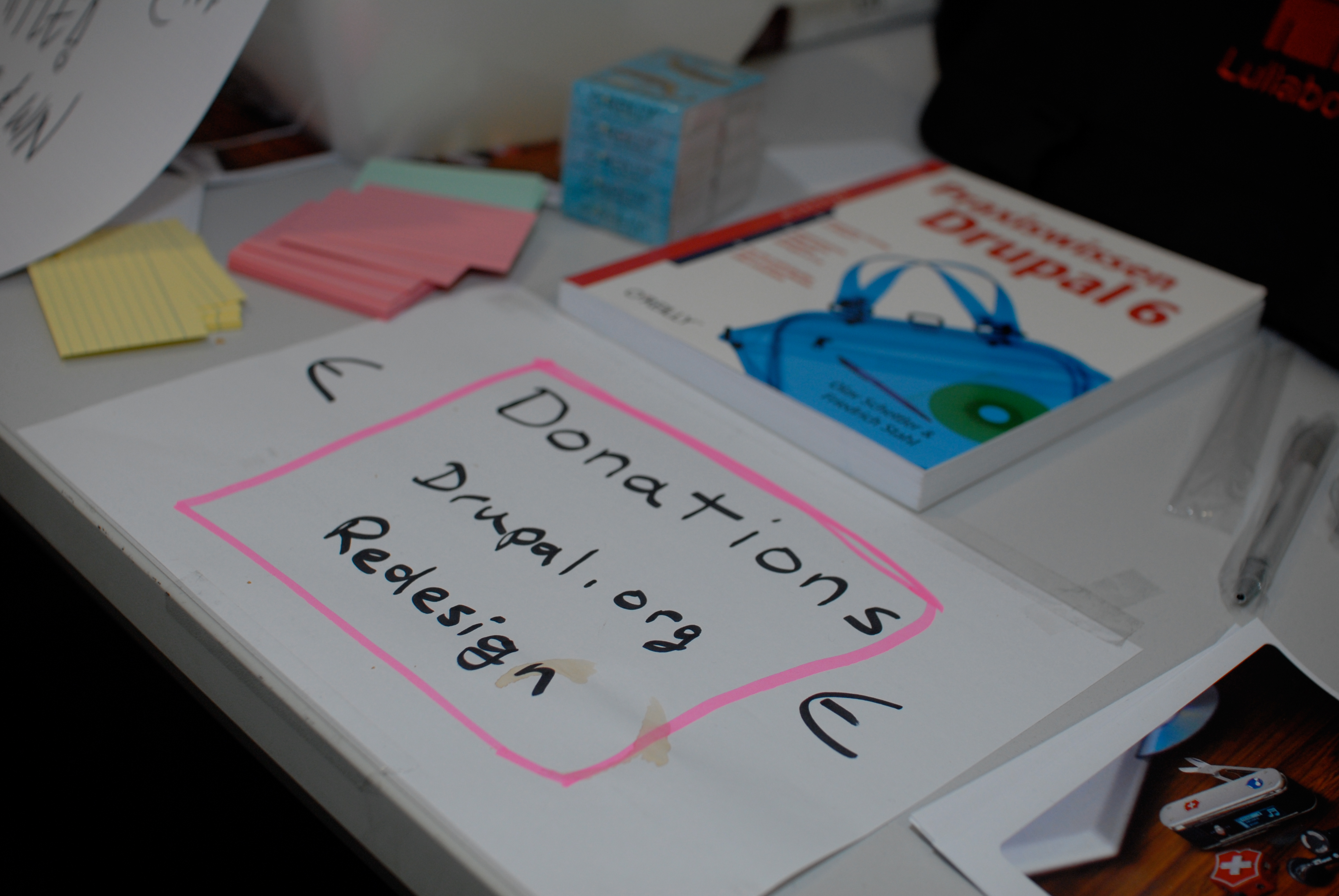 A donation sign for the Drupal.
